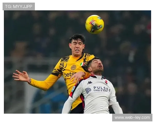 意甲榜首一夜两度易主,争冠形势扑朔迷离。 意甲榜首一夜两度易主,争冠形势扑朔迷离。