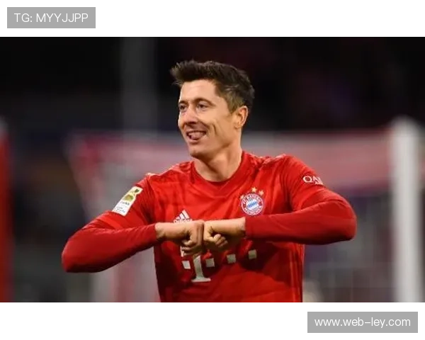 芝加哥火焰向莱万开出两年高薪合同,37岁波兰前锋同时收到欧洲和沙特报价展现老将市场价值 芝加哥火焰向莱万开出两年高薪合同,37岁波兰前锋同时收到欧洲和沙特报价展现老将市场价值